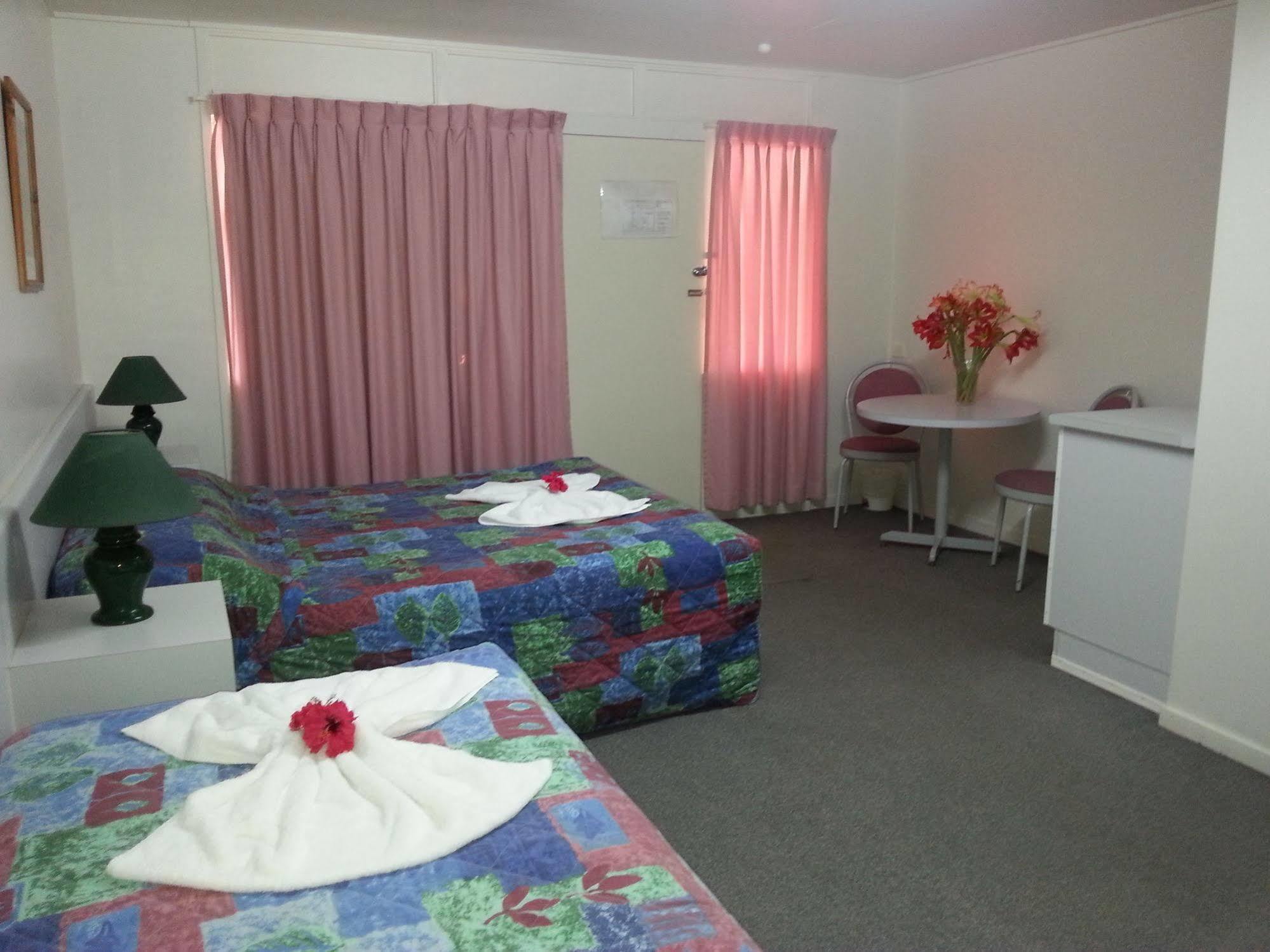 Golden Fountain Motel Rockhampton Extérieur photo