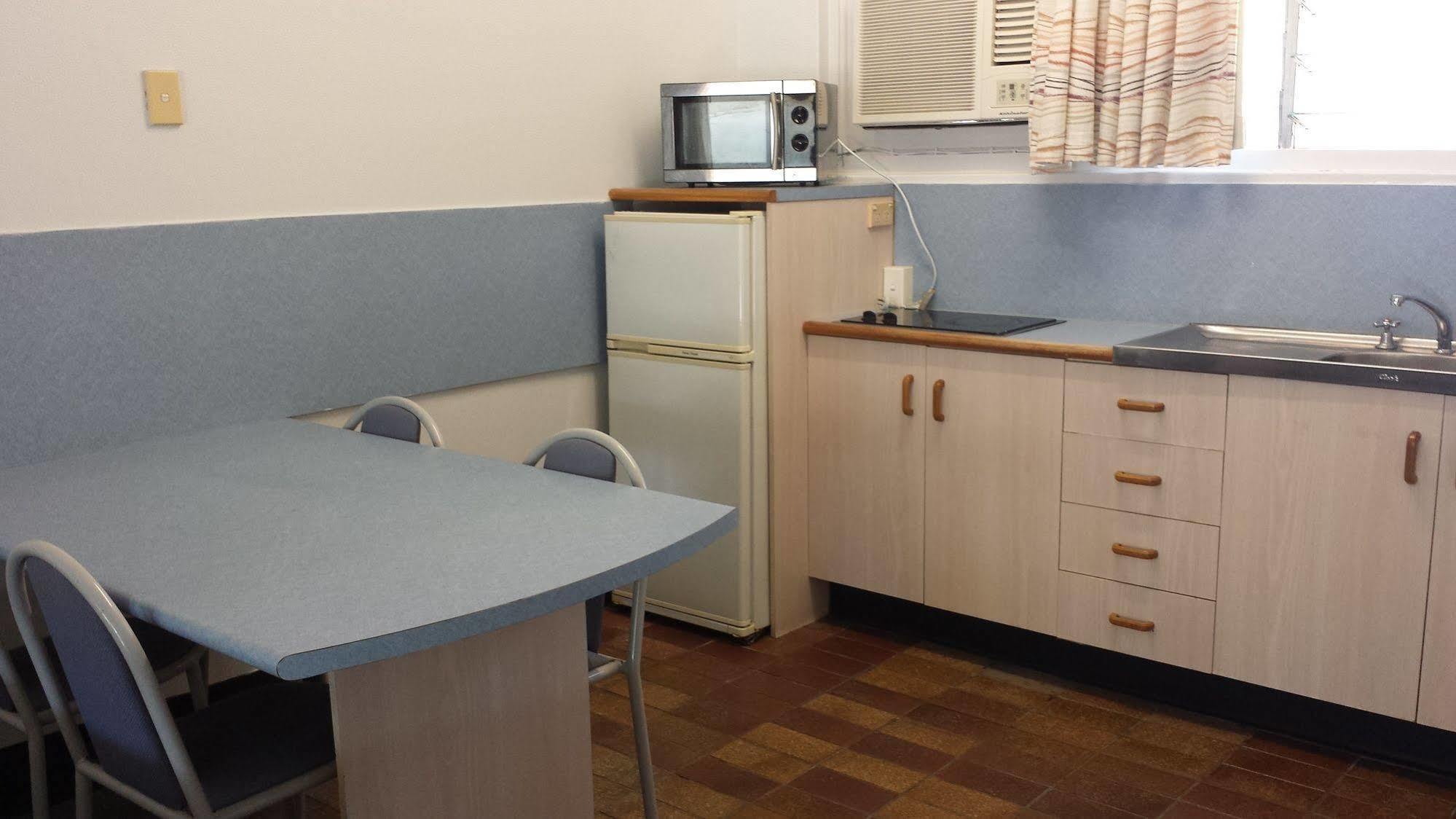 Golden Fountain Motel Rockhampton Extérieur photo