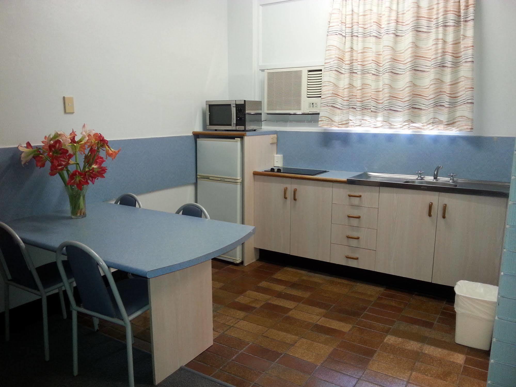 Golden Fountain Motel Rockhampton Extérieur photo