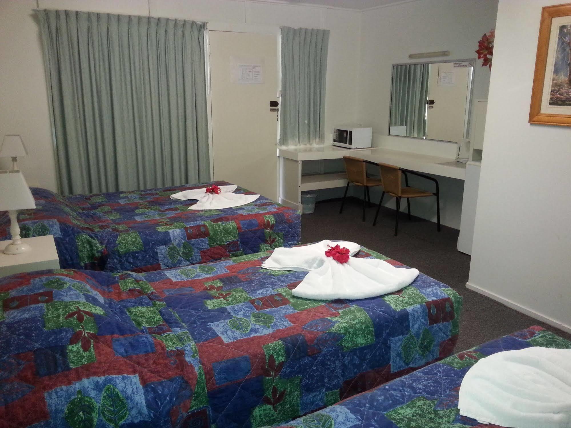 Golden Fountain Motel Rockhampton Extérieur photo