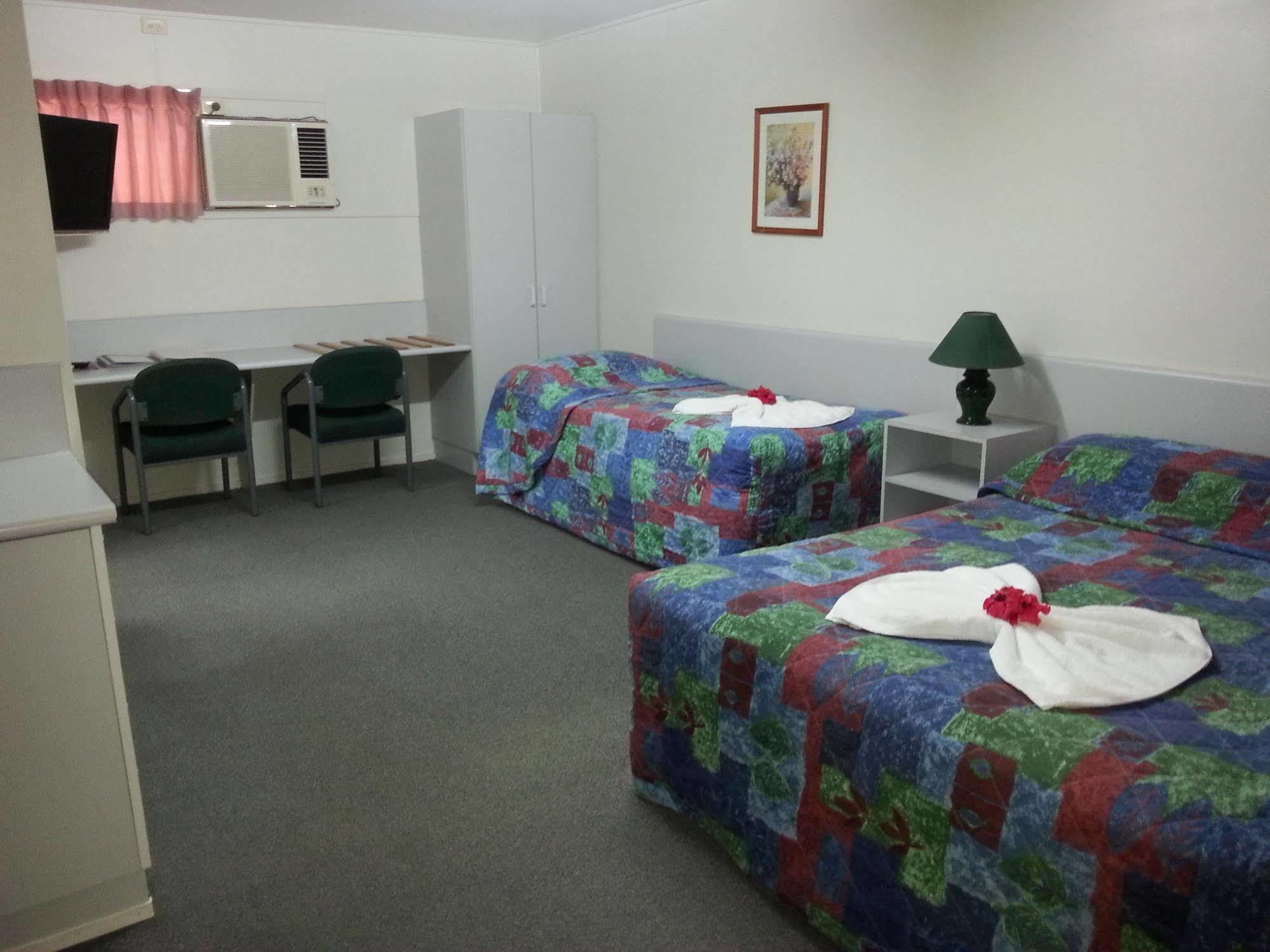 Golden Fountain Motel Rockhampton Extérieur photo